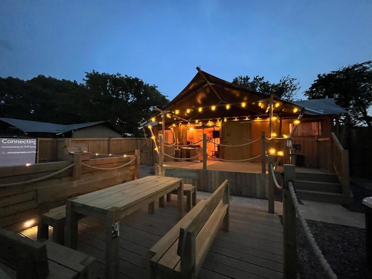 Jungle Book Safari Tent Tenby Eksteriør bilde